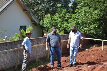 Foto - Administração Municipal acompanha o início das obras de ampliação da Capela Mortuária