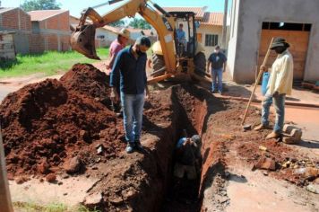 Foto - Obra na rede de galeria entre a rua Guaranis com a rua Caraíbas