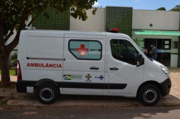 Foto - Indianópolis recebe ambulância 0Km