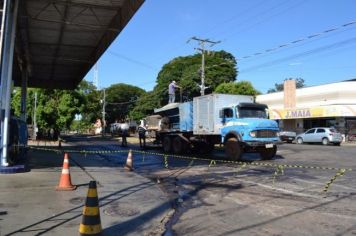 Foto - Pref. Juliano Trevisan visita obra de recapeamento asfáltico