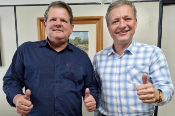O Prefeito de Indianópolis, Paulinho Mineiro visita SEDEST em Curitiba