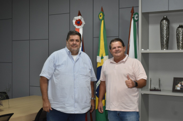 Prefeito Paulinho Mineiro recebe visita de cortesia.