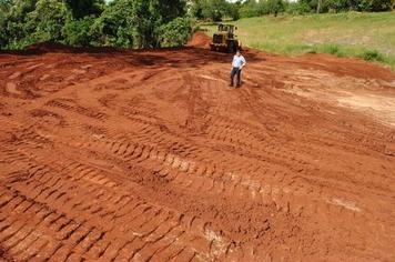 Prefeito Paulinho Mineiro visita obra de reconstrução de emissário