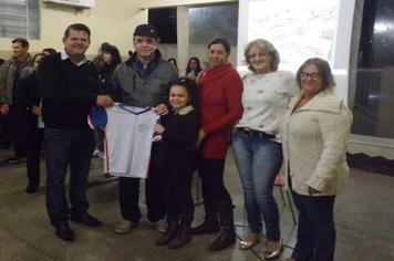 Estudantes da Escola Cecília Meireles recebe Uniformes