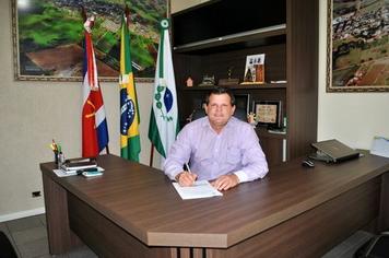 Prefeito de Indianópolis vem proporcionando reajuste salarial aos servidores