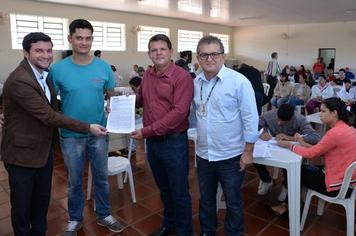 Cohapar assina contratos para a construção de 82 novas casas em Indianópolis