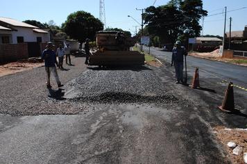 Obras de recape asfáltico em ruas e avenidas de Indianópolis