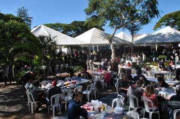 A Comunidade Católica de Indianópolis celebrou as festividade de Santo Antonio