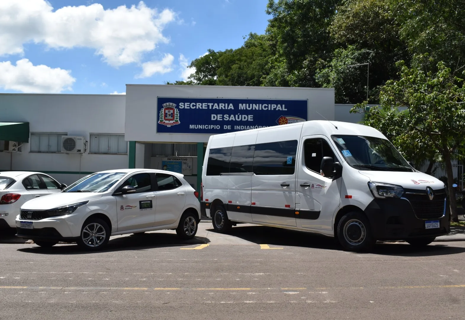 Município amplia frota com dois veículos 0 km para administração e saúde