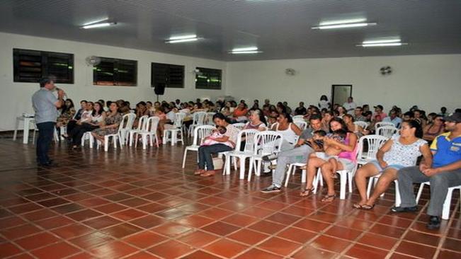 Departamento de Assistência Social realiza reunião com famílias dos Projetos Sociais