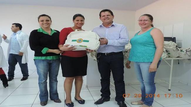 Prefeito entrega Kits para Gestantes