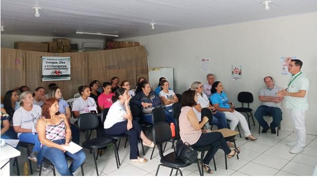 13ª Regional de Saúde faz reunião com os profissionais de saúde de Indianópolis