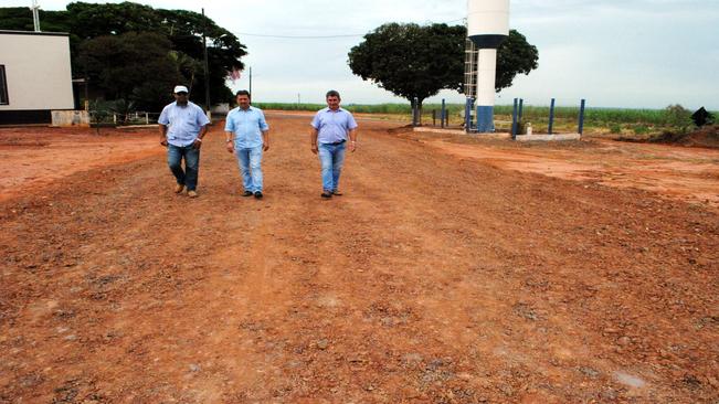 Jocimar Paleta visita obras no Bairro do Bispo