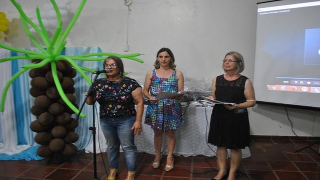 Centro Municipal de Educação Infantil Curumim faz encerramento do ano letivo de 2016.